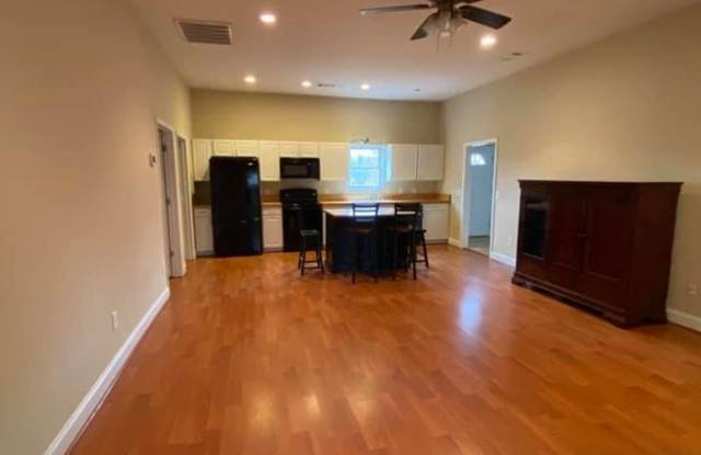 3 Bed Home with 4 Car Garage! photos photos