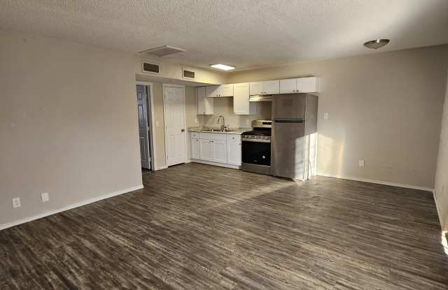 720 East Siesta Drive - 2 photos photos