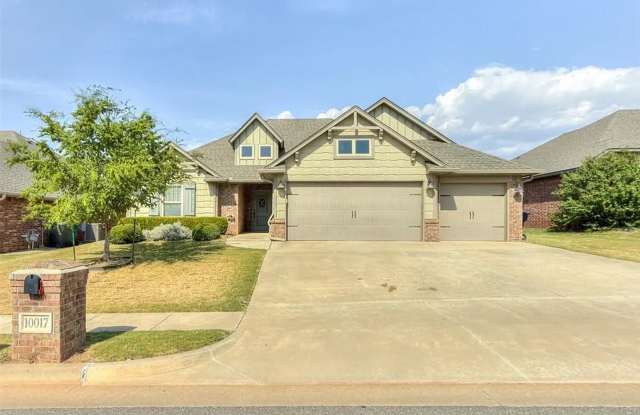 Beautiful 4BD/2BTH Home In North Yukon Gallery 1