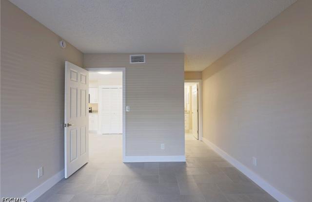 5331 Summerlin Road Gallery 4