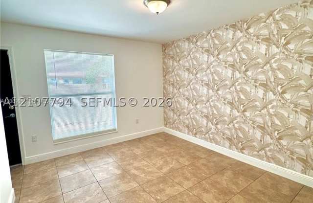 1968 NW 4th Ct Gallery 1