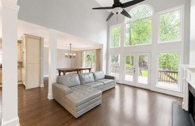 340 Nell Court Gallery 3