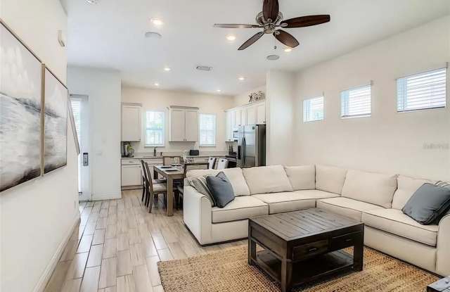 8037 LOST SHAKER Lane Gallery 3