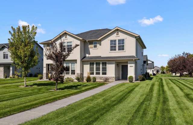 Beautiful 3-Bedroom, 3-Bath Townhome with 2-Car Garage Gallery 1