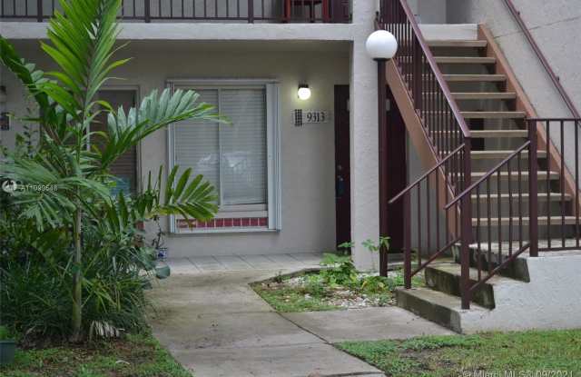 9313 SW 138th Pl Gallery 2