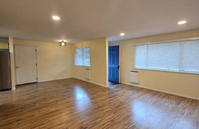 3 Bed, 1 Bath Centrally Located Home For Rent in Port Townsend! Gallery 4