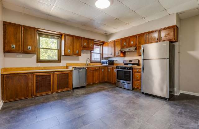 Available NOW - 4 Bedroom, 1.5 Bath Home in Mt. Washington! photos photos