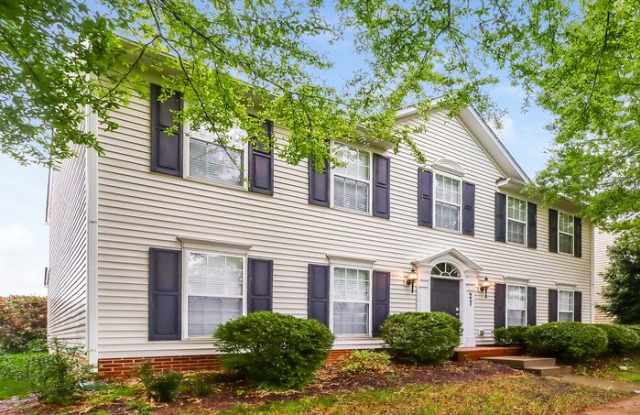 6607 Olmsford Drive Gallery 4