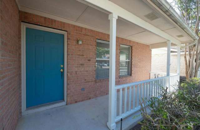1908 Summer Rain Drive Gallery 2