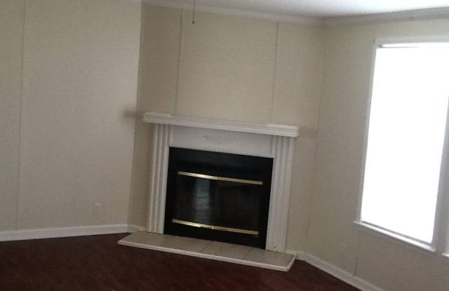 7933 Bobby Point Gallery 3