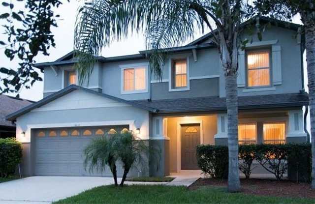 Gorgeous waterfront 4 beds 2 and half baths home in highly desirable Eagle Creek Community in the heart of Lake Nona. photos photos