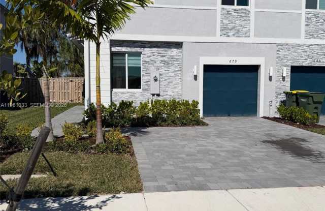 679 Southeast 13th Street Circle photos photos