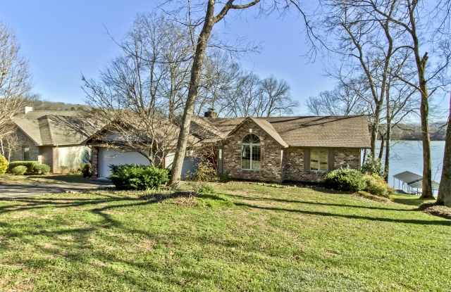 270 Cheestana Way, Lakefront Living - AVAILABLE NOW Gallery 2