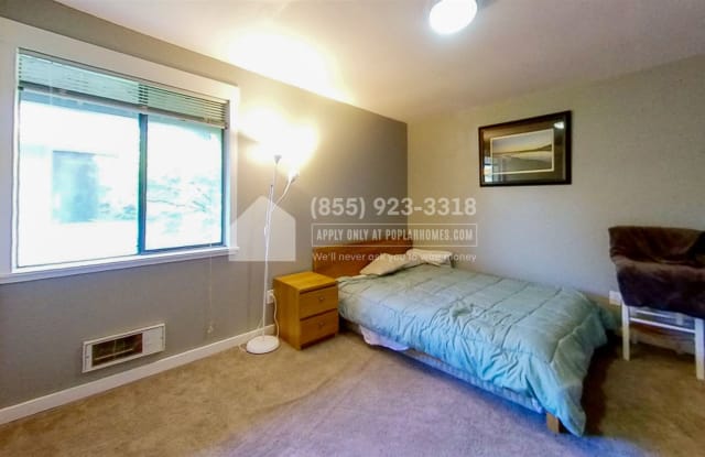 19232 15th Ave NE Unit C2 - 19232 15th Avenue Northeast, Shoreline, WA 98155