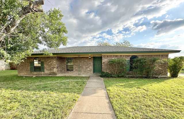 3 bedroom home - Copperas Cove - $1350 photos photos