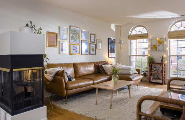 1388 Ashford Ct Gallery 2
