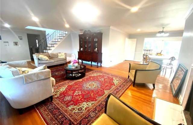 60 Gristmill Lane Gallery 4
