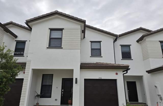256 SW 159th Ter photos photos