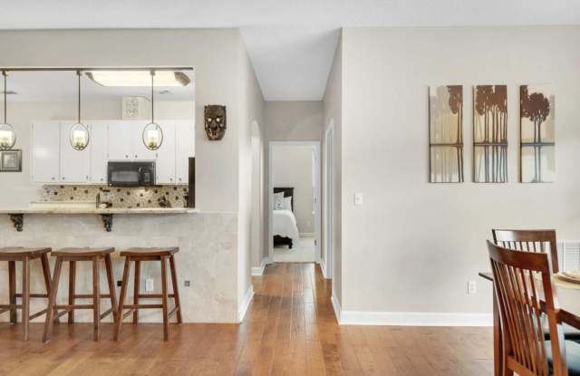281 Stahlman Avenue Gallery 3
