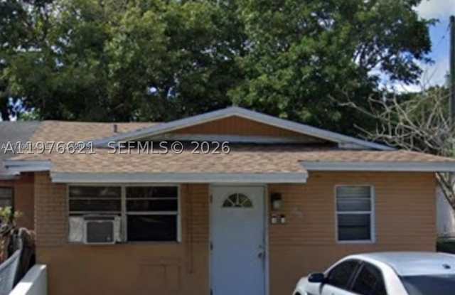 2111 NW 26th Ave photos photos