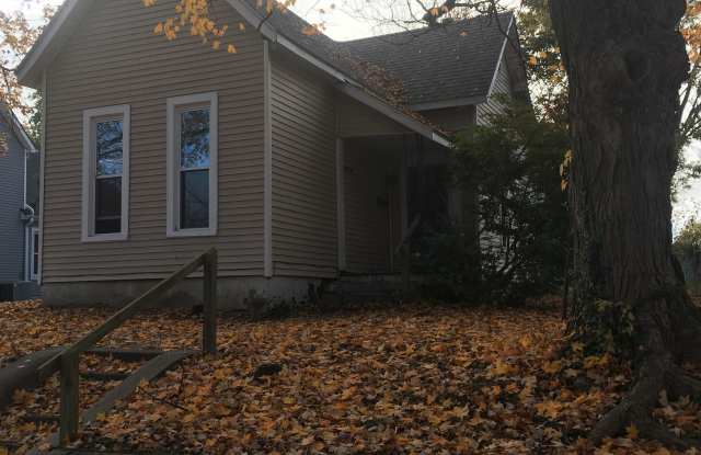 1215 E Main St - 1215 East Main Street, Crawfordsville, IN 47933
