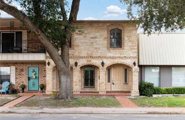 2016 S 5th Street Gallery 1