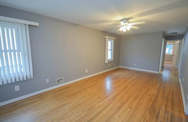3br ranch style home near Sunset Terrace Elementary! Gallery 3