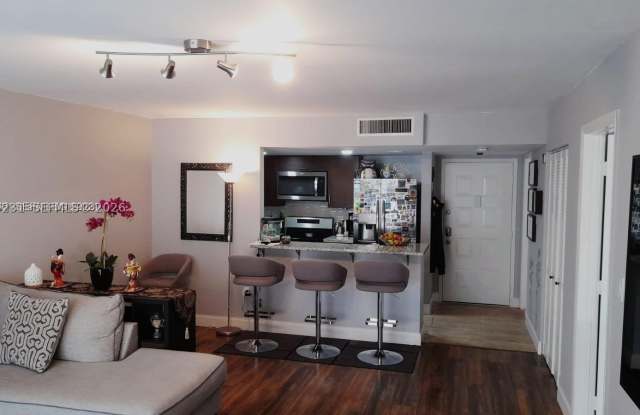 5530 NW 44th St Gallery 3
