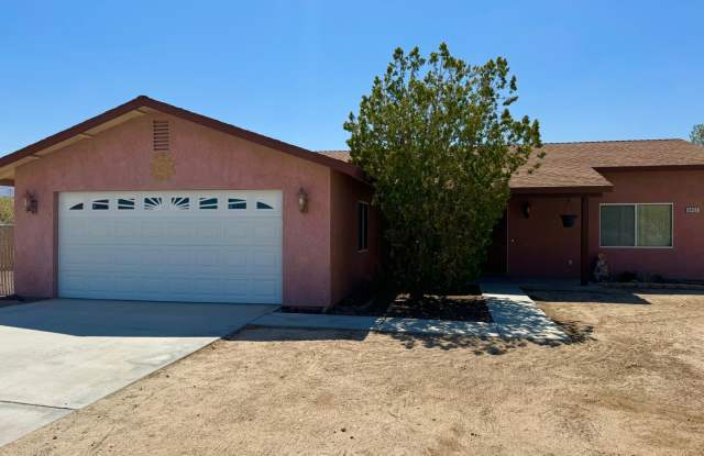 COMING SOON - 3Bed 2Bath Home in Great Neighborhood! Gallery 3