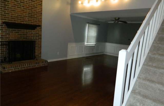 1820 Sydenham Trail Gallery 2