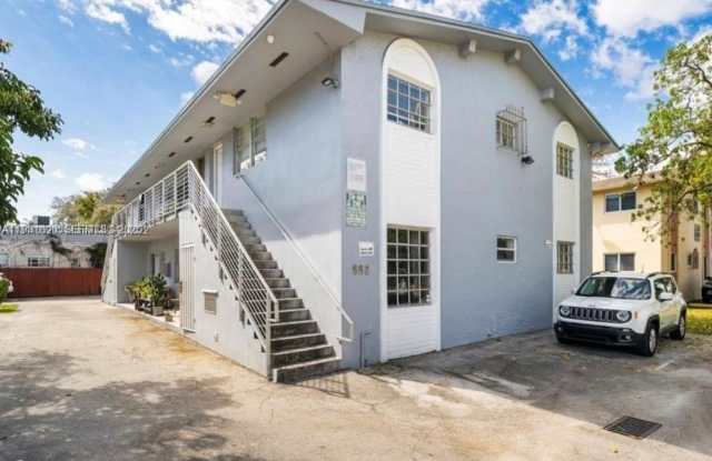 552 NE 61st St photos photos