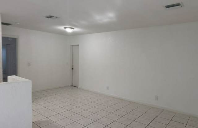 2-Bedroom, 1.5-Bath Condo with Community Amenities in Boynton Beach! Gallery 4
