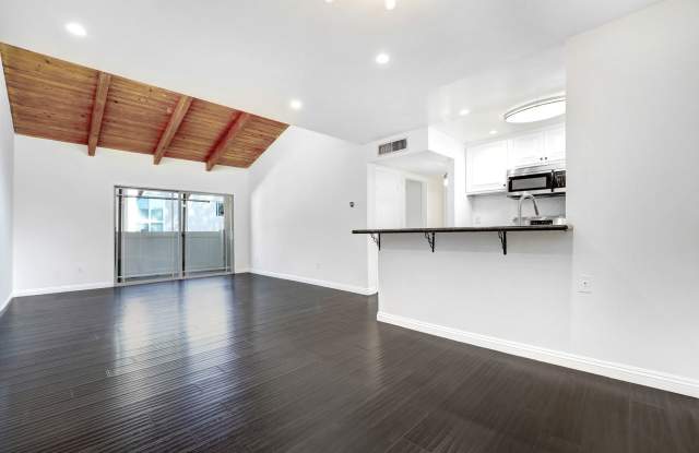 YOUR NEXT HOME IN PORTER RANCH IS WAITING! Gallery 1