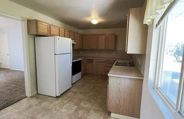 759 W 400 N Gallery 3