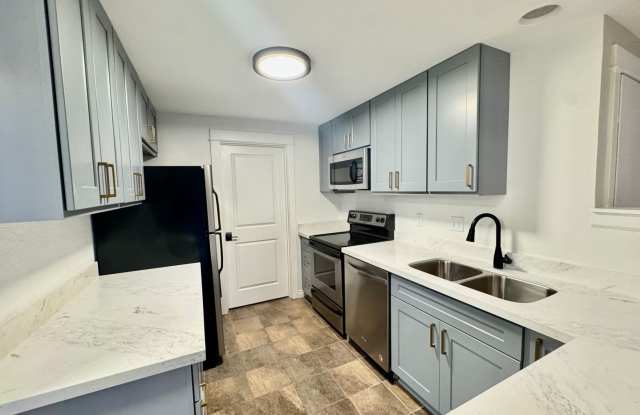 Kirkland Condo Gallery 1