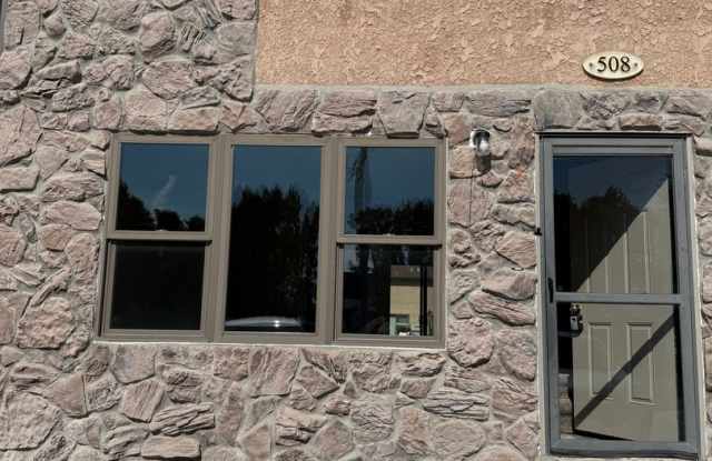 Two bedroom, one and half bathroom, modernly updated townhome! - 508 West 42nd Street, Scottsbluff, NE 69361