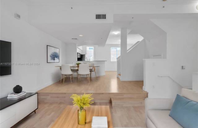 2921 Northeast 185th Street photos photos