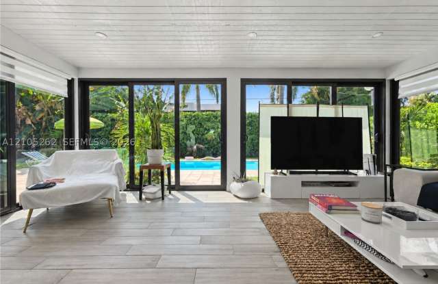 2130 Alamanda Dr Gallery 2