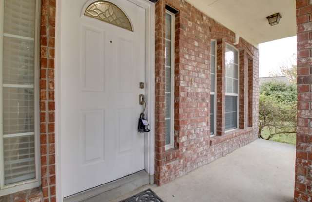 1300 Crossvine Way Gallery 4