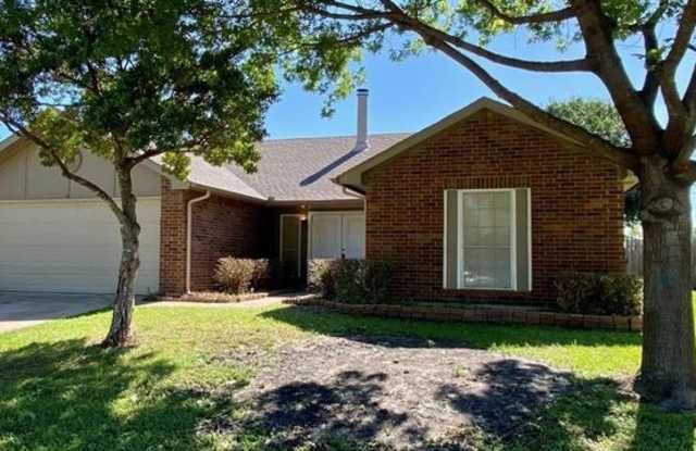 5033 Lewis Trail - 5033 Lewis Trail, Grand Prairie, TX 75052