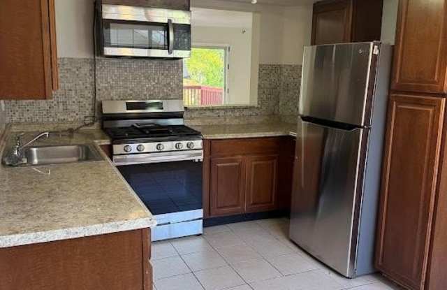 44 Brookside Drive W Gallery 2
