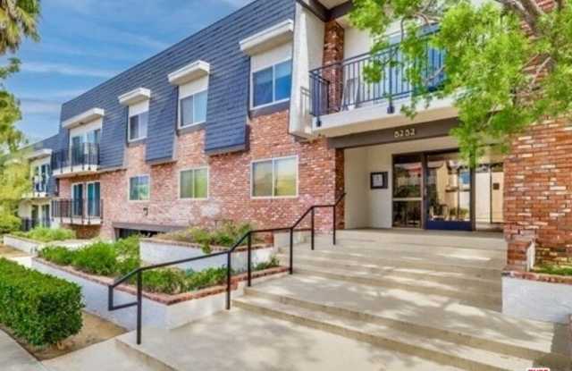 5252 COLDWATER CANYON Ave Gallery 2