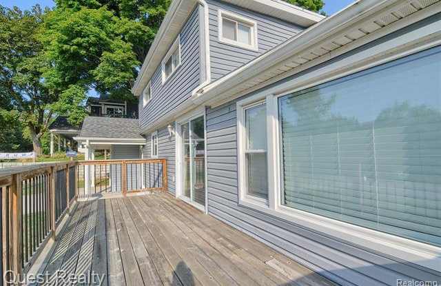 1652 Union Lake Road Gallery 4
