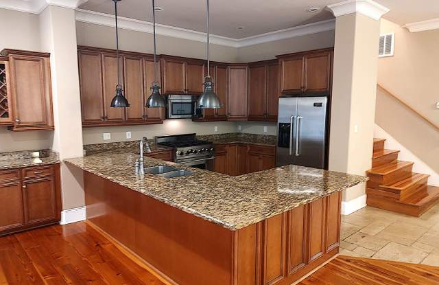 3 Bedroom 3.5 Bath Luxury Townhouse photos photos
