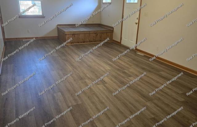 Spacious 2nd Floor 2 Bedroom Apartment Gallery 4