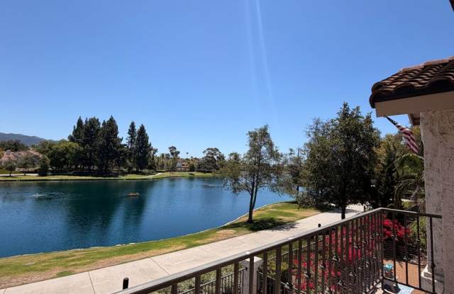 Adorable 2 bedroom/2 bathroom Condo with Gorgeous Lake Views! photos photos Adorable 2 bedroom/2 bathroom Condo with Gorgeous Lake Views! photos photos