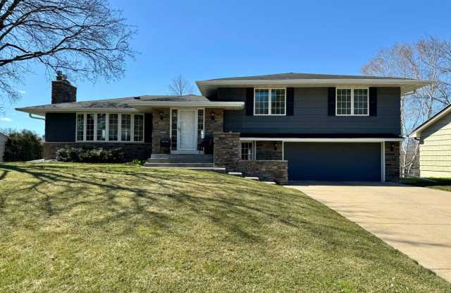 Beautiful 4 Bedroom Home for Rent in Edina!! Available April 1st photos photos