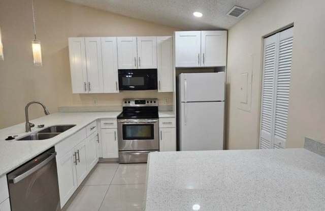 480 Hardwood Place, Boca Raton, FL 33431 Gallery 3