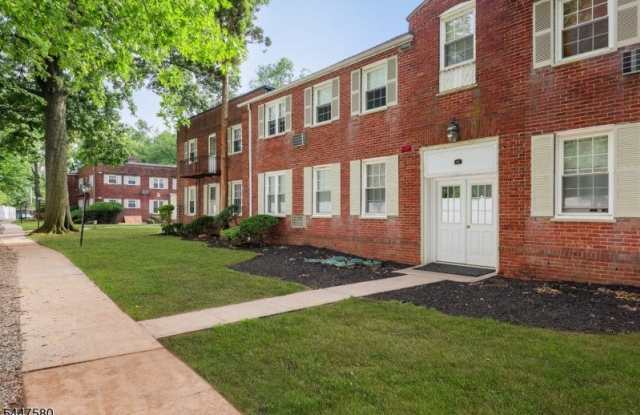 46 F Parkway Village Gallery 1