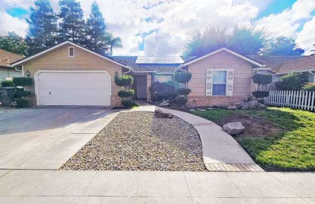 Great NW home with POOL  SOLAR! - 3299 West Stuart Avenue, Fresno, CA 93711